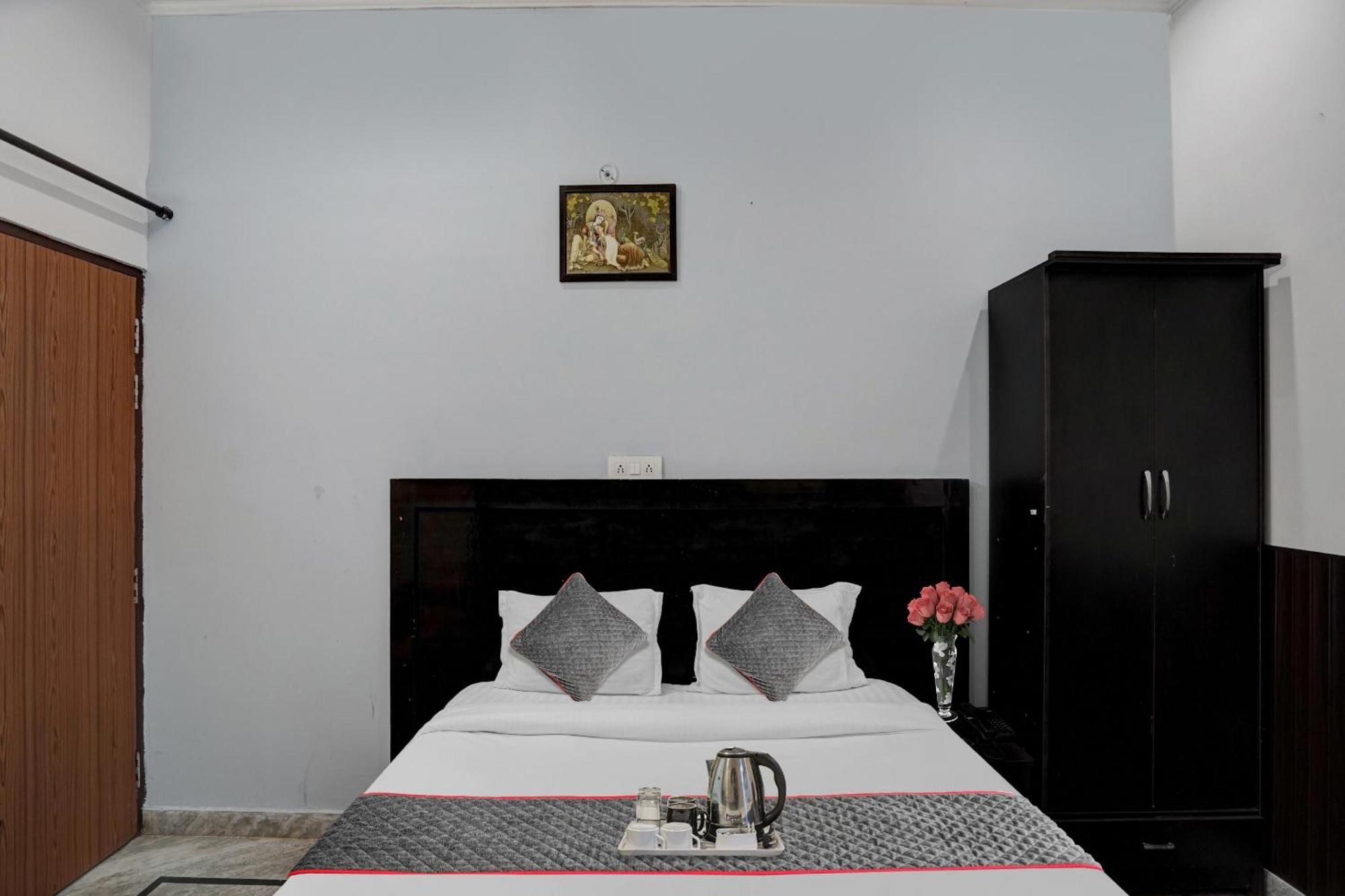 מלון נוידה Collection O Samira Residency Near Botanic Garden Of Indian Republic מראה חיצוני תמונה