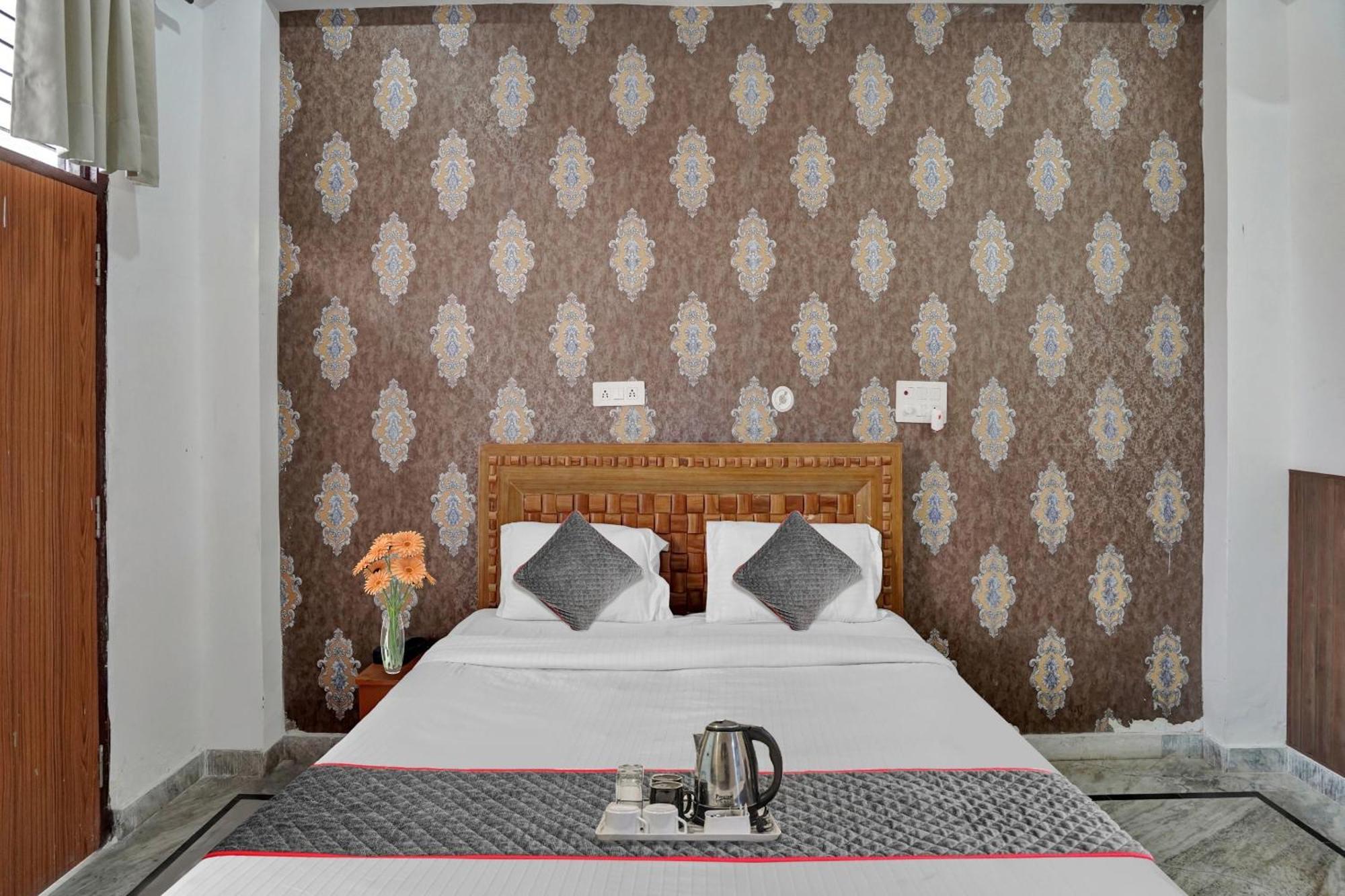 מלון נוידה Collection O Samira Residency Near Botanic Garden Of Indian Republic מראה חיצוני תמונה