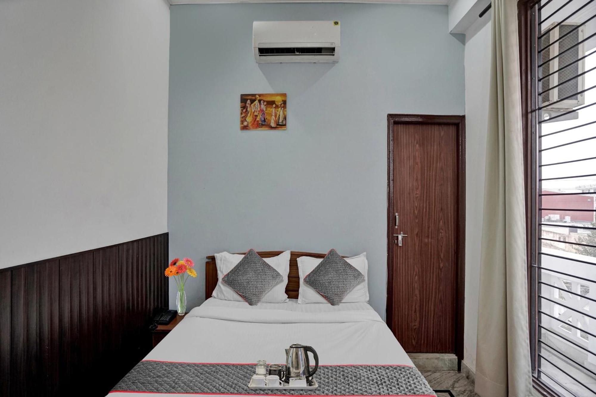 מלון נוידה Collection O Samira Residency Near Botanic Garden Of Indian Republic מראה חיצוני תמונה