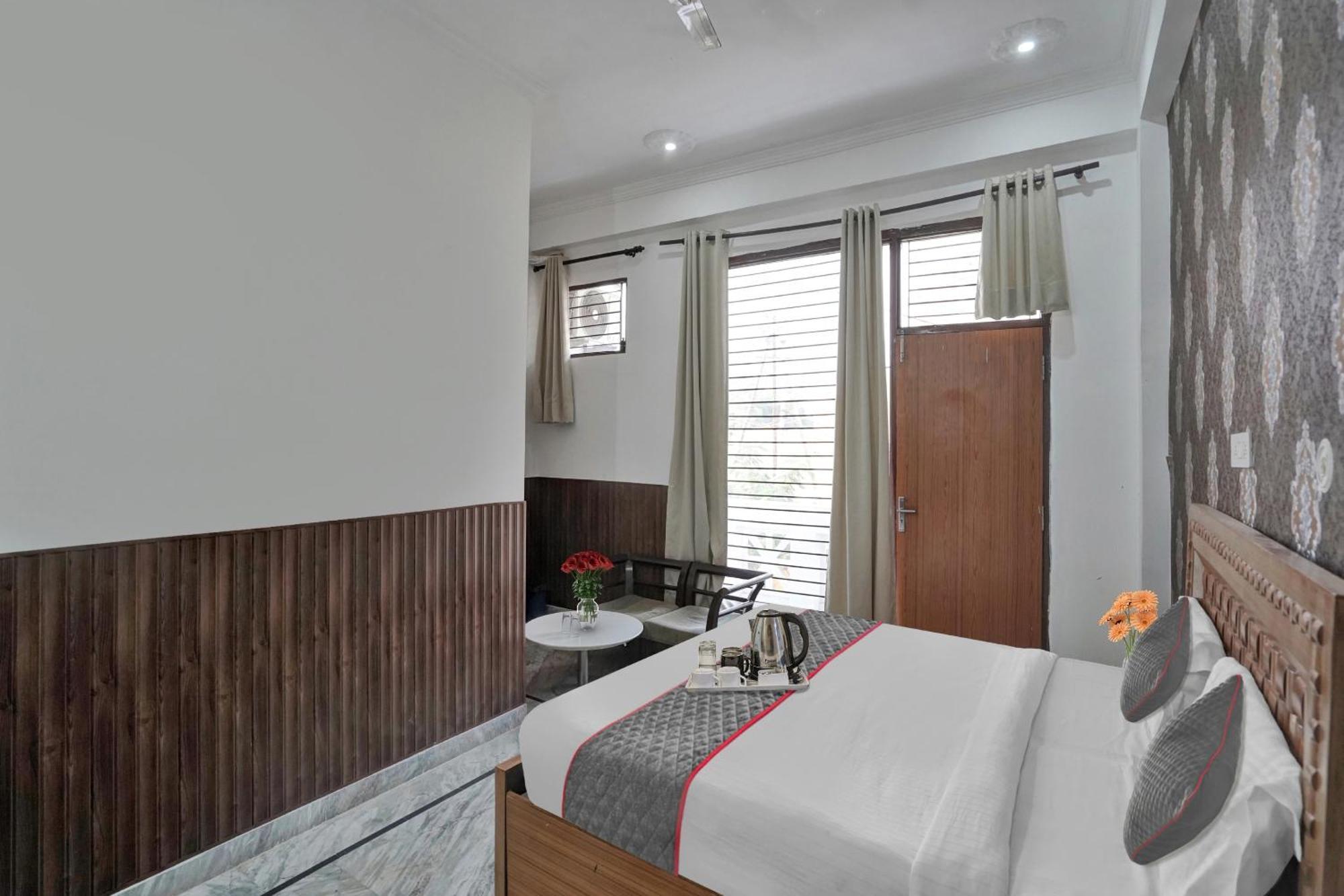 מלון נוידה Collection O Samira Residency Near Botanic Garden Of Indian Republic מראה חיצוני תמונה