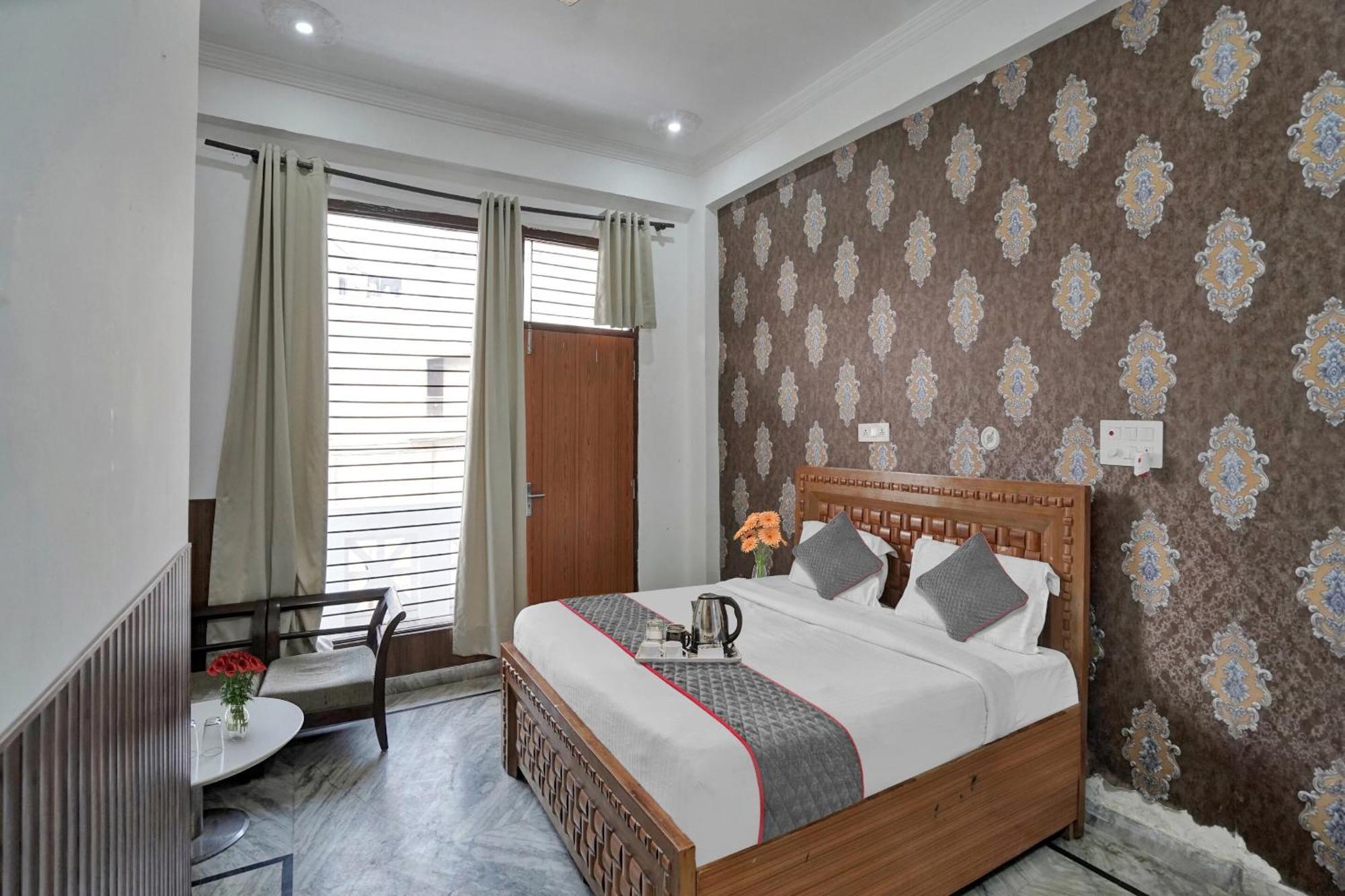 מלון נוידה Collection O Samira Residency Near Botanic Garden Of Indian Republic מראה חיצוני תמונה