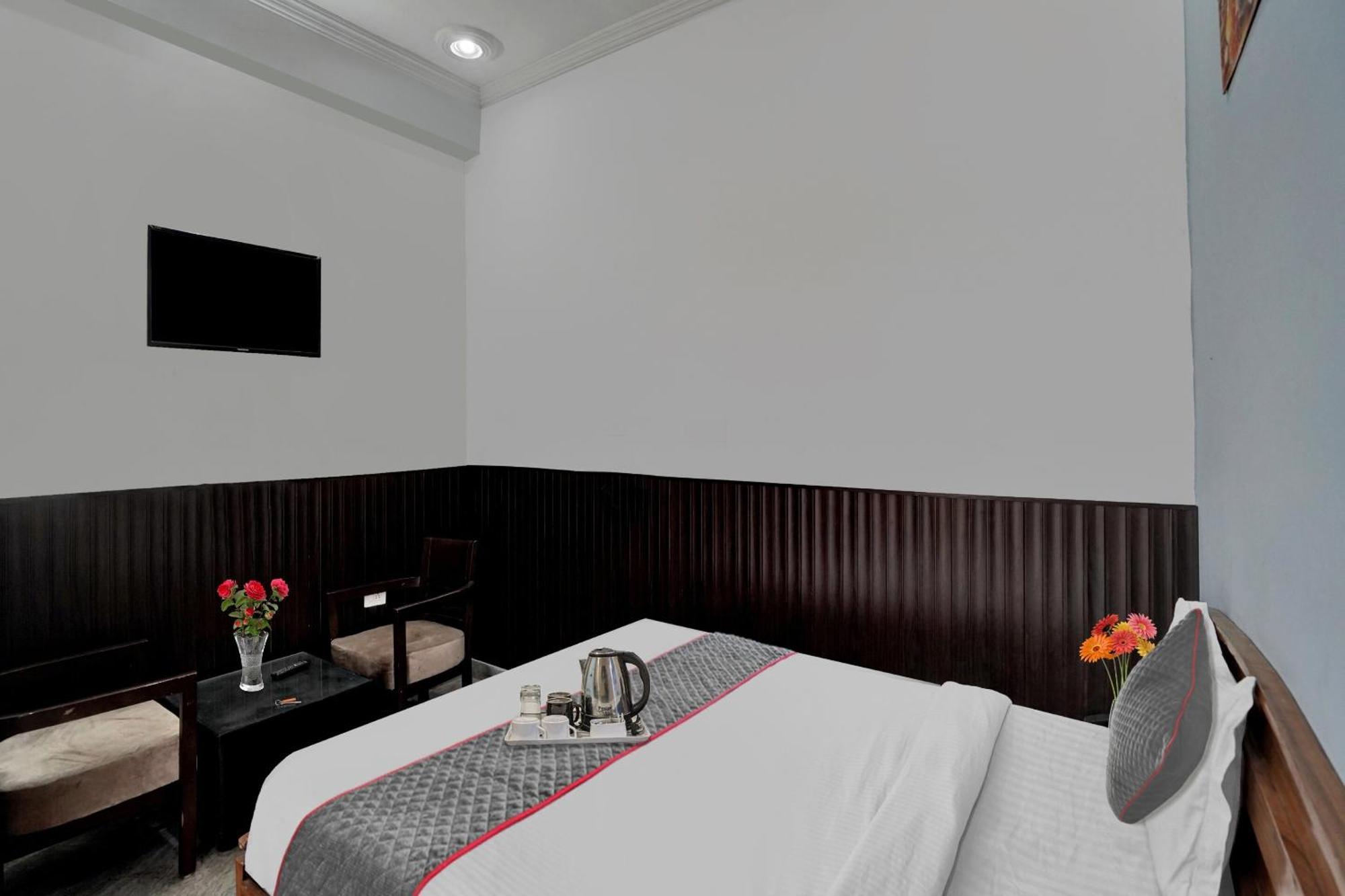 מלון נוידה Collection O Samira Residency Near Botanic Garden Of Indian Republic מראה חיצוני תמונה