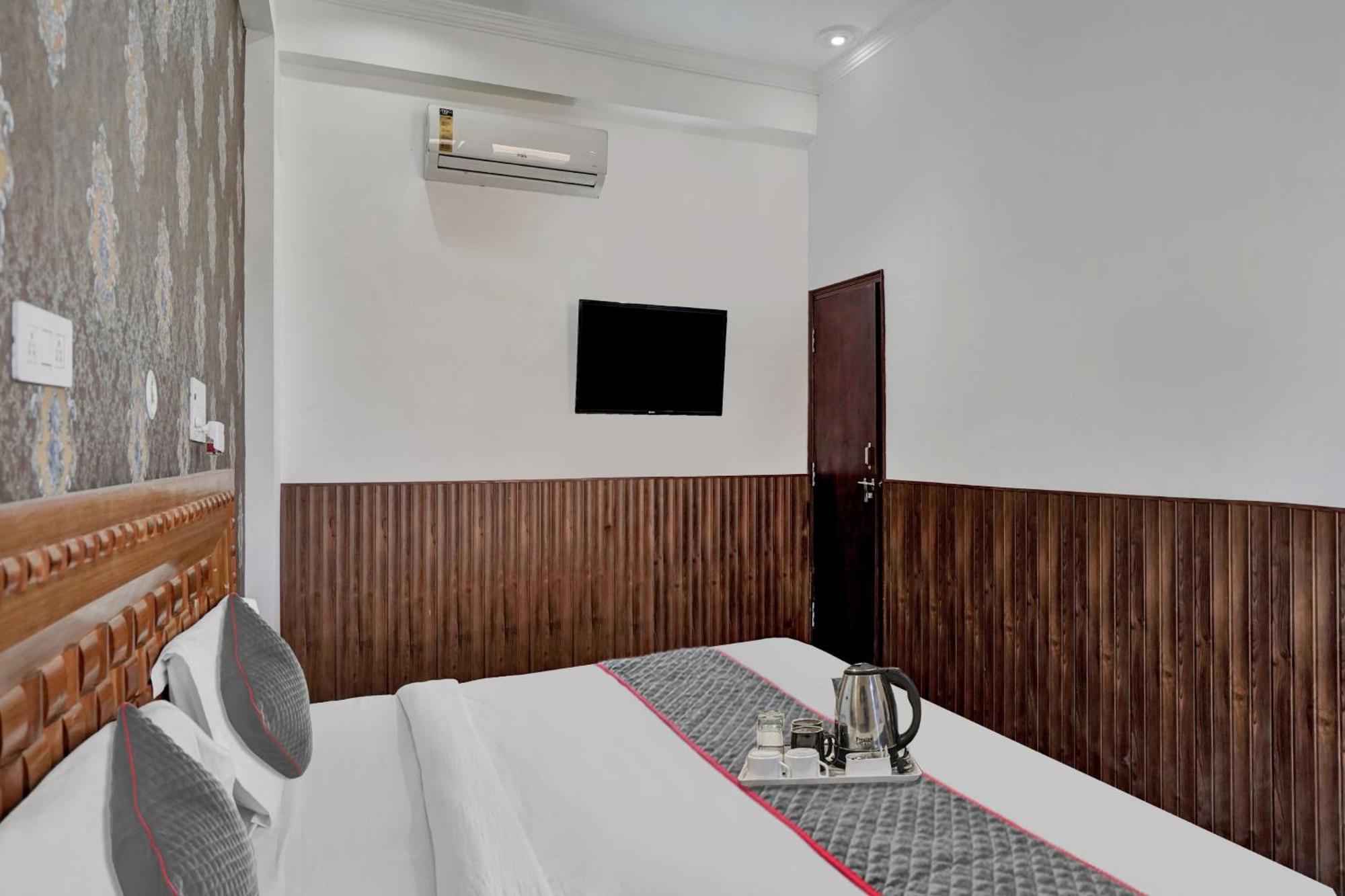 מלון נוידה Collection O Samira Residency Near Botanic Garden Of Indian Republic מראה חיצוני תמונה