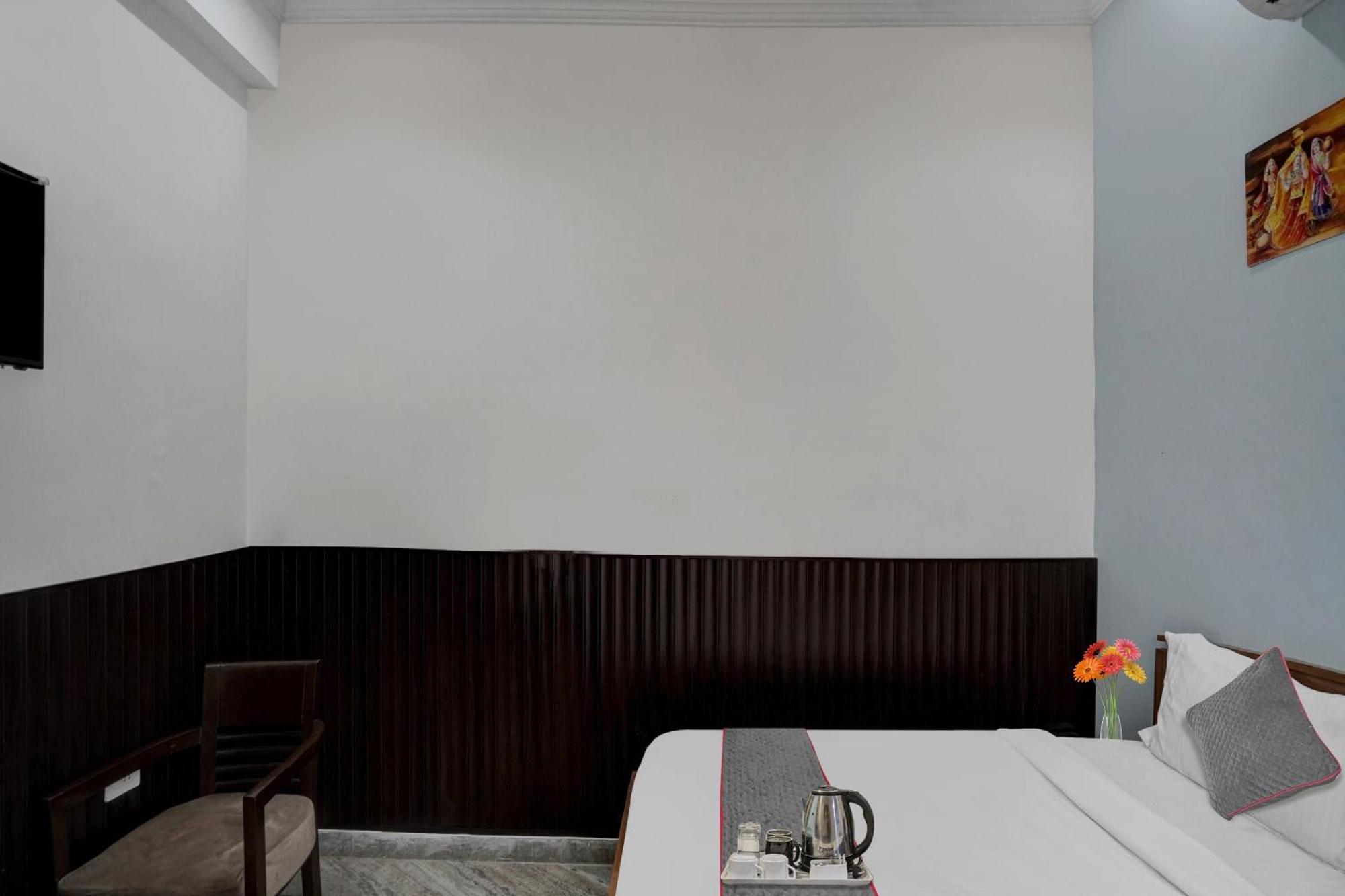 מלון נוידה Collection O Samira Residency Near Botanic Garden Of Indian Republic מראה חיצוני תמונה