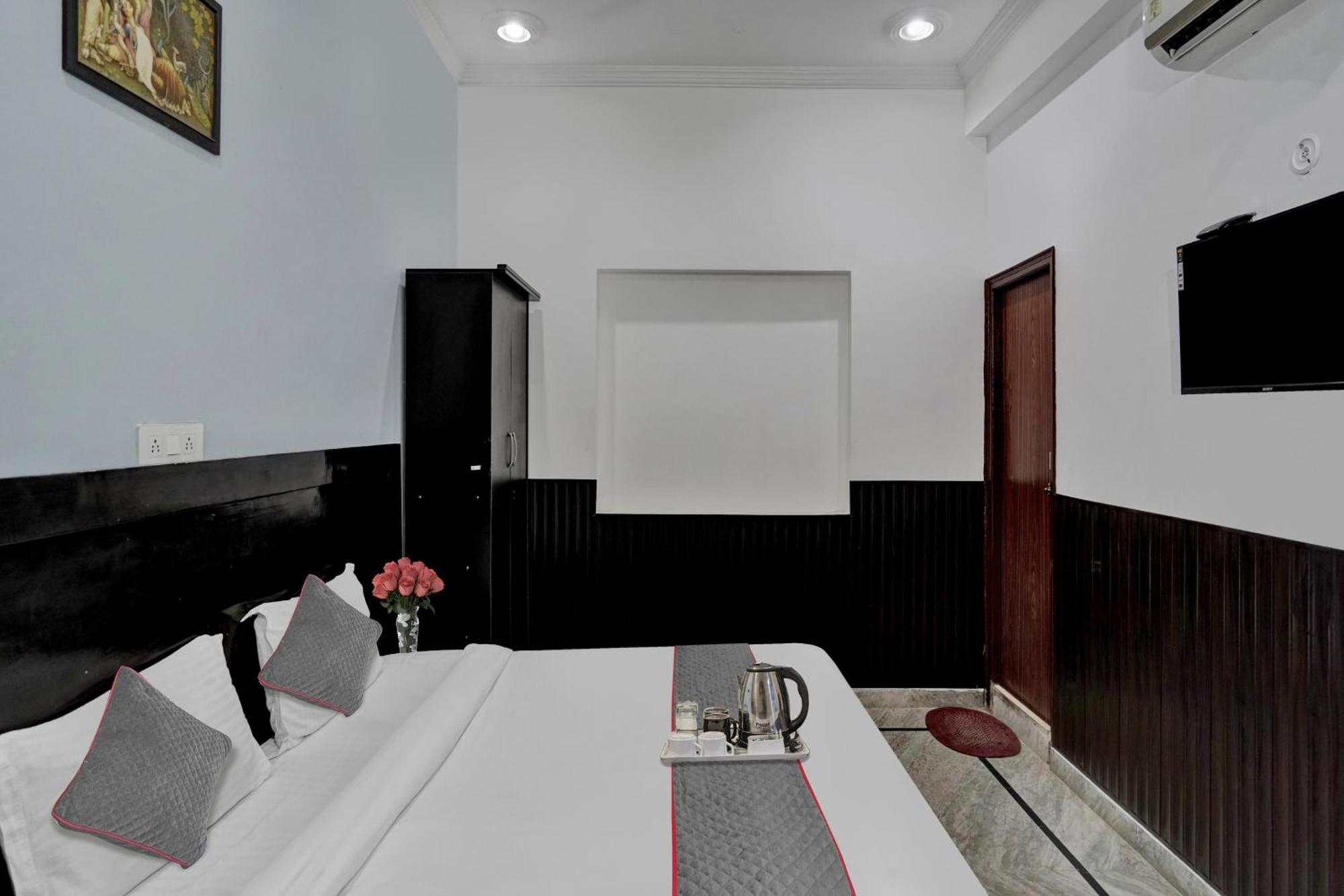 מלון נוידה Collection O Samira Residency Near Botanic Garden Of Indian Republic מראה חיצוני תמונה