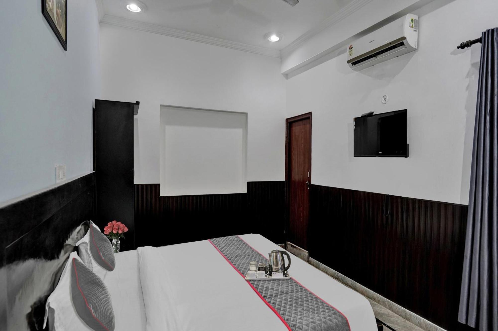 מלון נוידה Collection O Samira Residency Near Botanic Garden Of Indian Republic מראה חיצוני תמונה